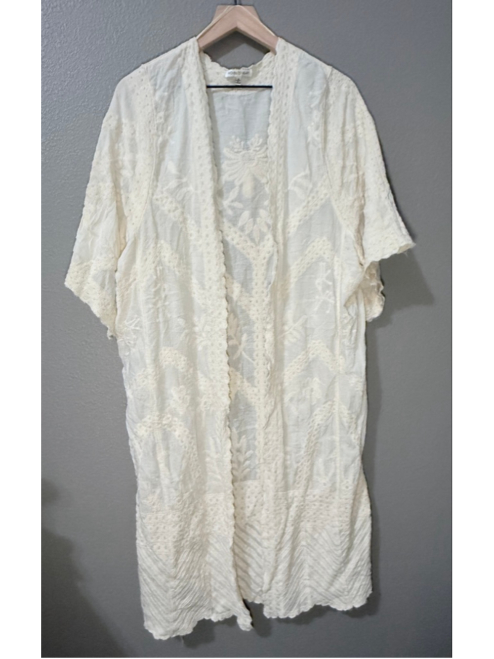 Women's Woven Heart White Embroidered Kimono Shrug S